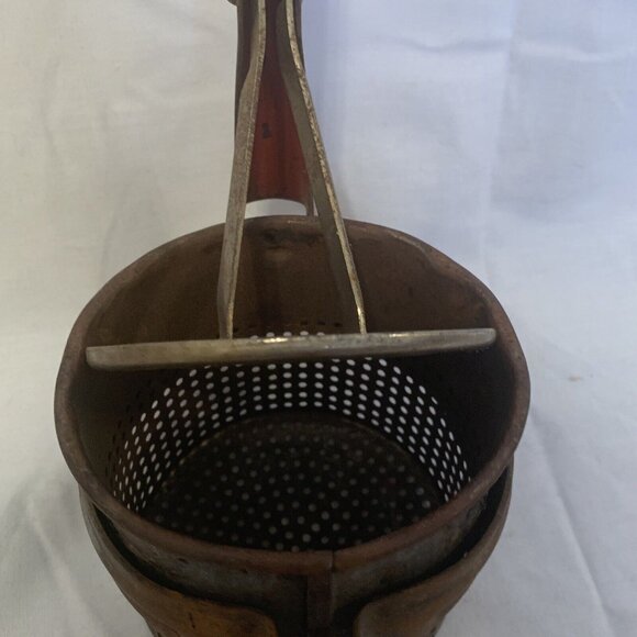 Fruit Juicer, Potato Ricer, Masher, Apple Press Antique Vintage Hand Held - Picture 4 of 7